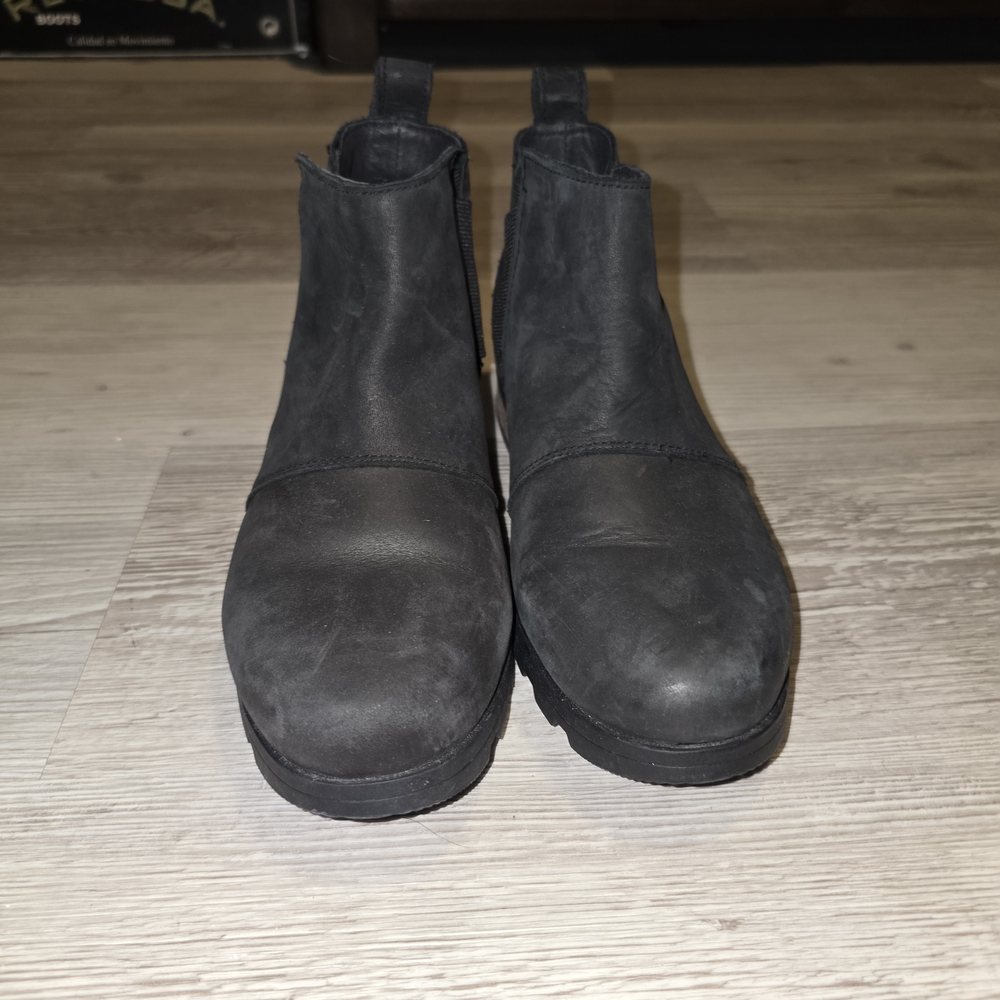 Women's Black Chelsea Boots